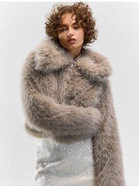 Women’s Taupe Faux Fur Cropped Jacket by Coco & Shay Large